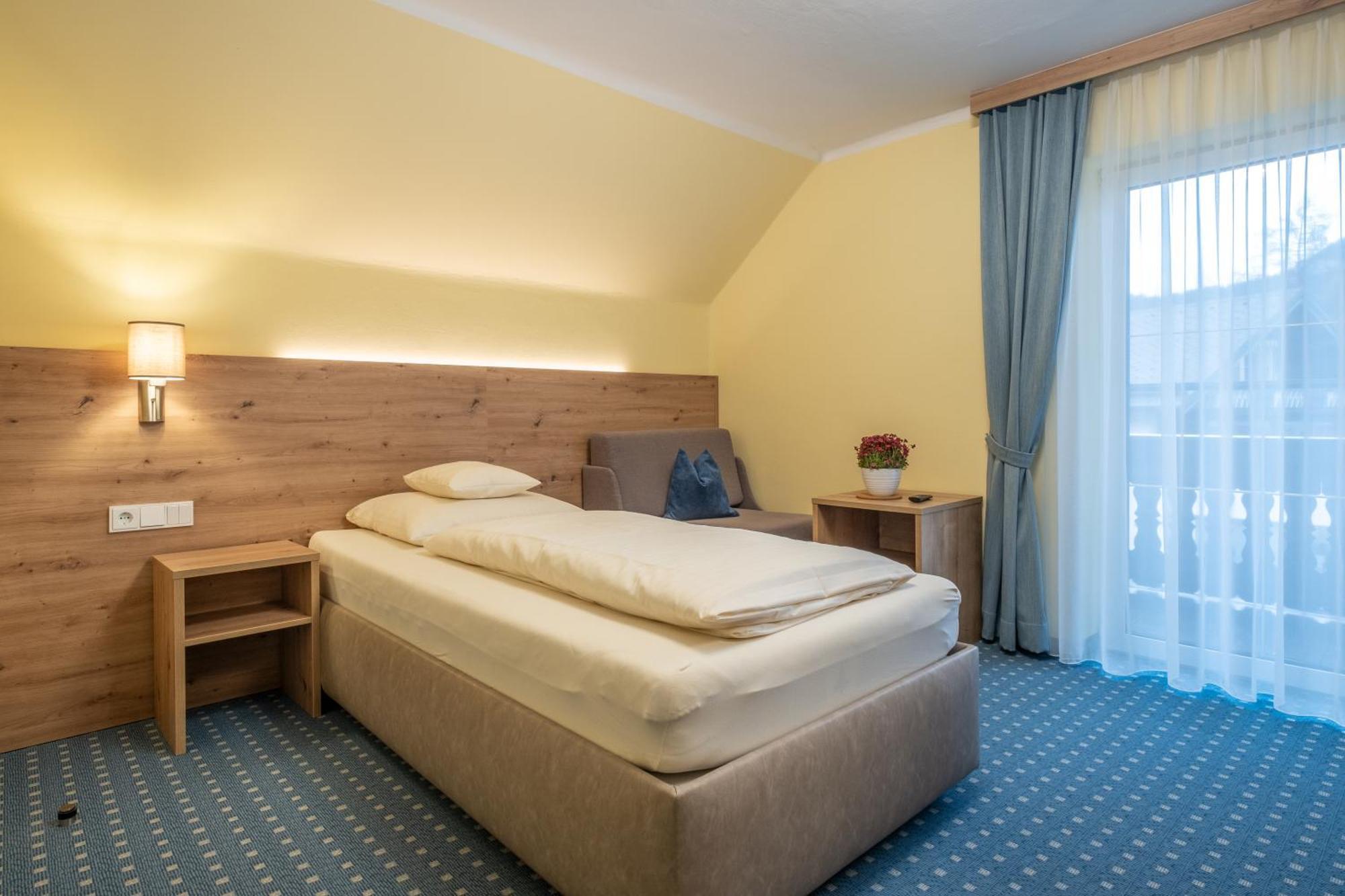 Hotel-Pension Falkensteiner ซังคท์กิลเกอ ภายนอก รูปภาพ