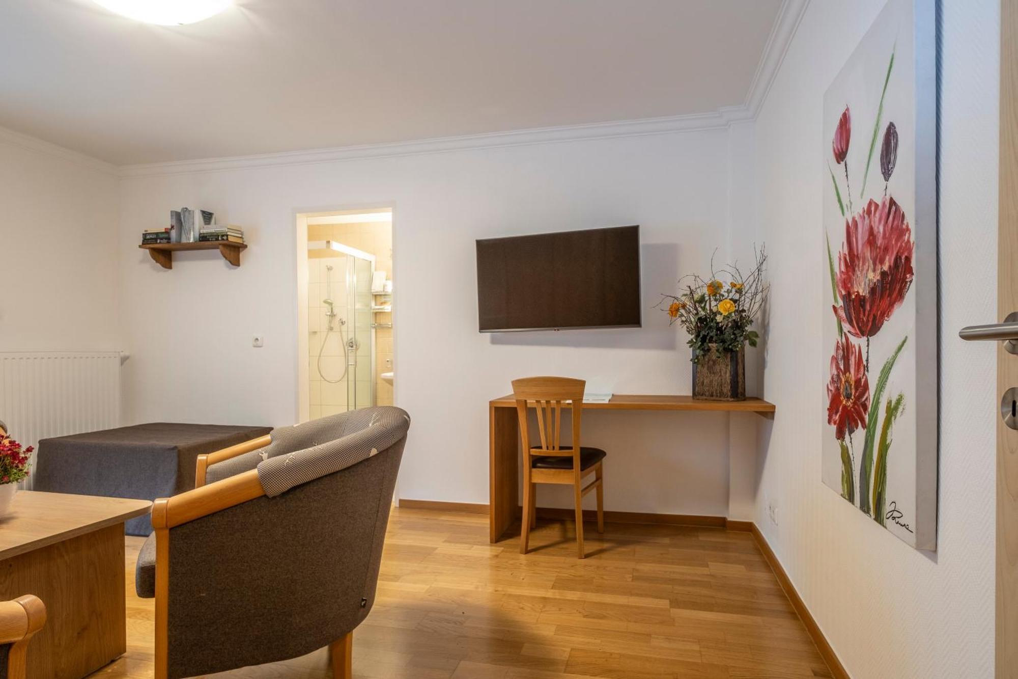 Hotel-Pension Falkensteiner ซังคท์กิลเกอ ภายนอก รูปภาพ