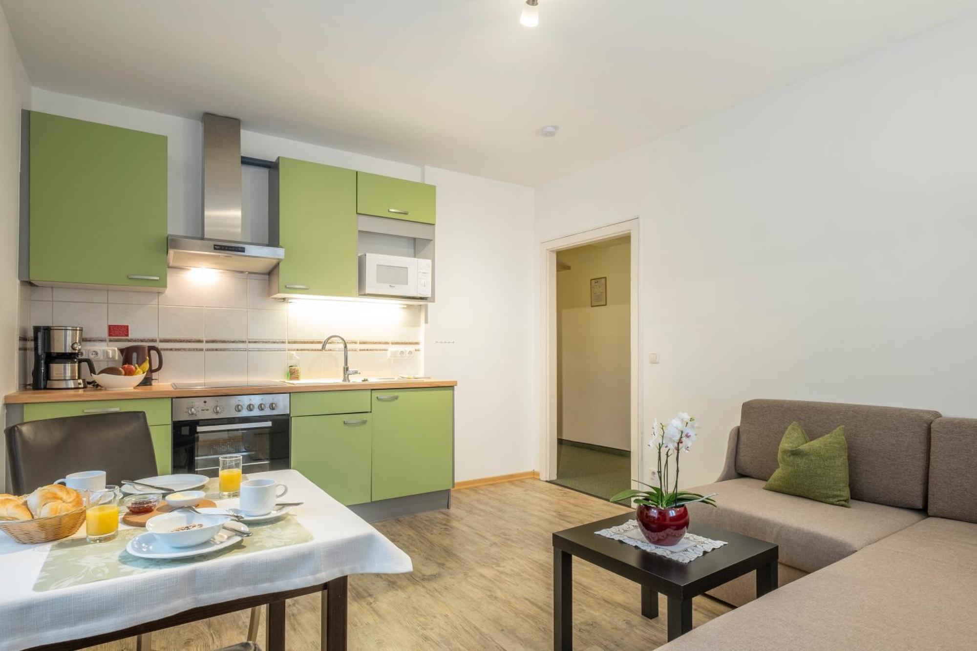 Hotel-Pension Falkensteiner ซังคท์กิลเกอ ภายนอก รูปภาพ