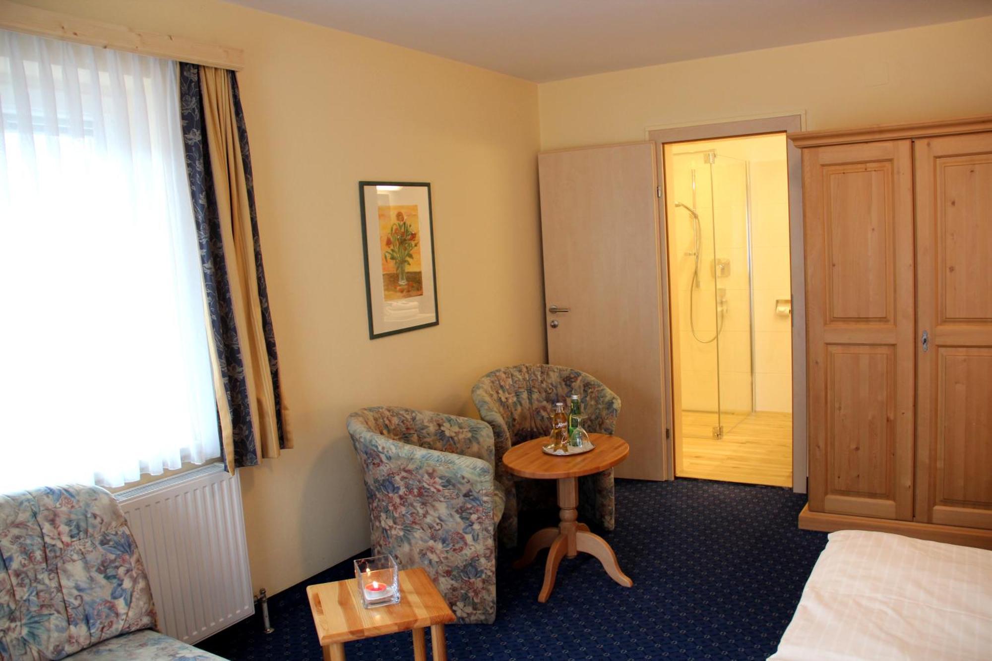 Hotel-Pension Falkensteiner ซังคท์กิลเกอ ภายนอก รูปภาพ